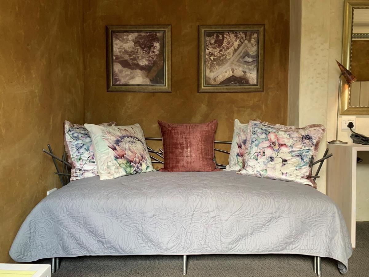 African Rock Hotel & Spa, A "Boutique Lifestyle Resort" Kempton Park Extérieur photo